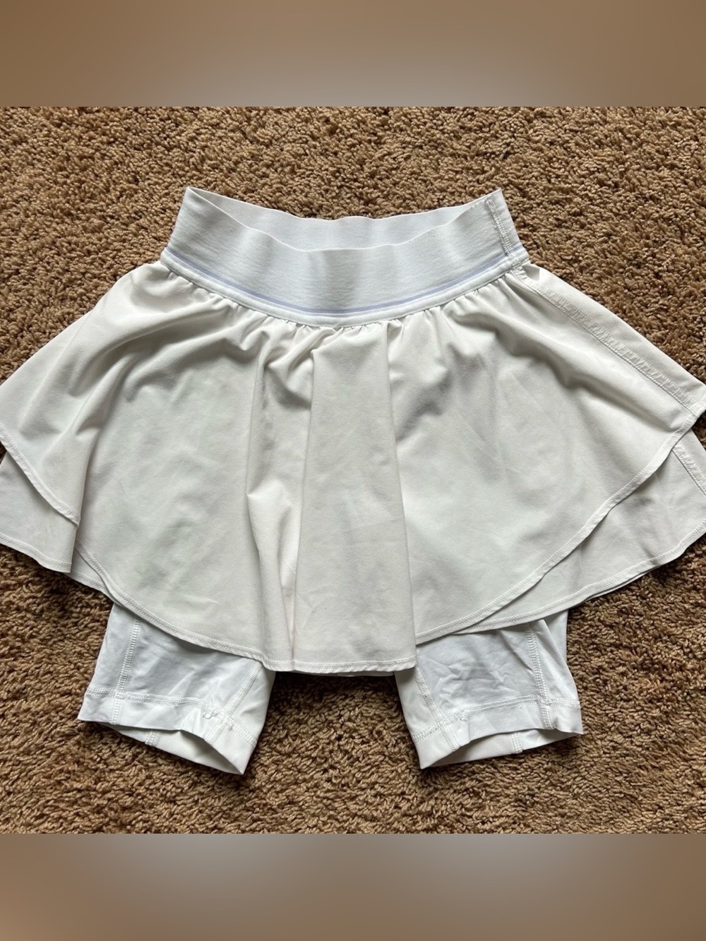 Lululemon Court Rival Tennis Athletic High Rise Skirt White Phone Pocket Sz 2
